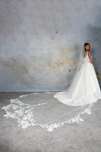 Load image into Gallery viewer, August Shaped Train Veil - C671C