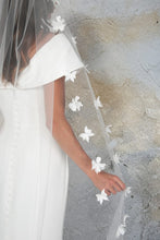 Load image into Gallery viewer, Satin Butterfly Veil - C673B
