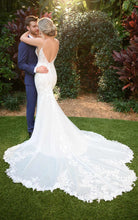 Load image into Gallery viewer, D3066 - Essense of Australia Wedding Dress