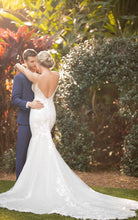 Load image into Gallery viewer, D3066 - Essense of Australia Wedding Dress