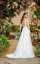 Load image into Gallery viewer, D3127 - Essense of Australia Wedding Dress - Sz 14