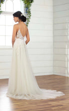 Load image into Gallery viewer, D2840 - Essense of Australia Wedding Dress