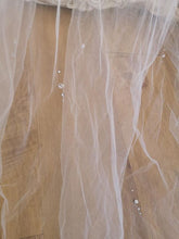 Load image into Gallery viewer, Silver Crystal Scatter Veil
