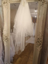 Load image into Gallery viewer, 2 tier waved edge veil