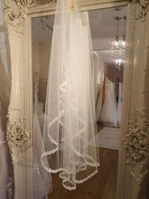 Load image into Gallery viewer, Matte lace edge veil