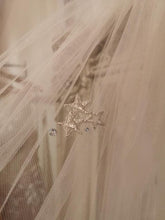 Load image into Gallery viewer, Starburst scatter veil