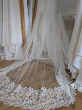 Load image into Gallery viewer, Elodie Wide Corded Lace Veil