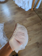 Load image into Gallery viewer, Blush Lace Applique Scatter Veil