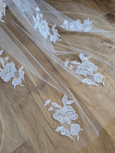 Load image into Gallery viewer, Blush Lace Applique Scatter Veil