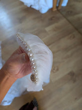 Load image into Gallery viewer, Blush Lace Applique Scatter Veil