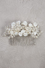 Load image into Gallery viewer, Shell Flower &amp; Leaf Crystal Pearl Comb