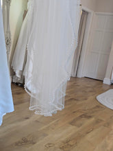 Load image into Gallery viewer, Cami Double Row Pearl Edge Veil