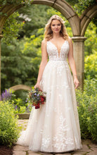 Load image into Gallery viewer, Essense of Australia Wedding Dress - D3023