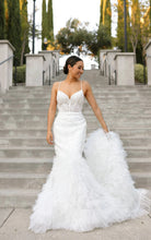 Load image into Gallery viewer, D3604 - Essense of Australia Wedding Dress - Sz 14