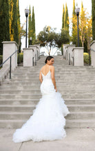 Load image into Gallery viewer, D3604 - Essense of Australia Wedding Dress - Sz 14