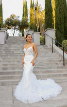 Load image into Gallery viewer, D3604 - Essense of Australia Wedding Dress - Sz 14