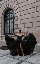 Load image into Gallery viewer, D3648 - ESSENSE OF AUSTRALIA - BLACK SPARKLE WEDDING DRESS - SIZE 14