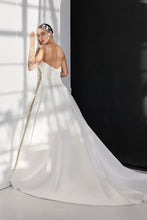 Load image into Gallery viewer, Elle - Ellis Wedding Dress - Sz 14