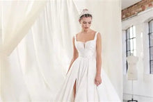 Load image into Gallery viewer, Edie by Ellis