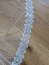 Load image into Gallery viewer, French Lace &amp; Pearl Scatter Mantilla Veil