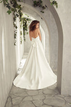 Load image into Gallery viewer, Mikaella Bridal - 2403