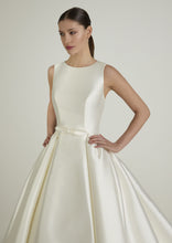 Load image into Gallery viewer, Simonetta by House of St Patrick