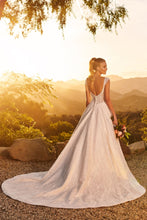 Load image into Gallery viewer, Martin Thornburg Wedding Dress - Marcela Size 14