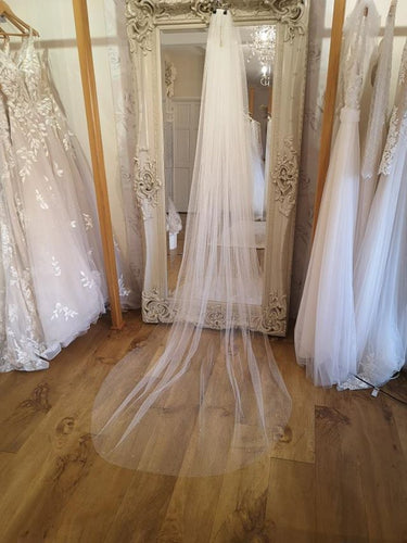 Dotty tulle pearl veil