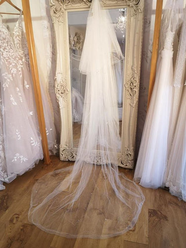 Silver Crystal Scatter Veil