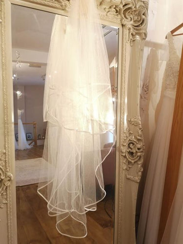 Ribbon Edge Veil