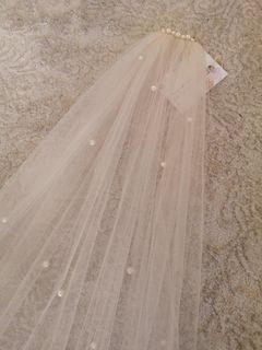 Rose gold pearl veil