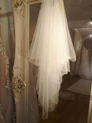 Crystal drop edge veil