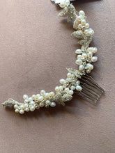 Load image into Gallery viewer, Richard Designs Pearl Hair Comb