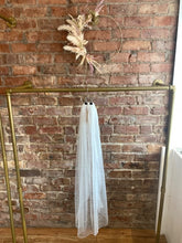 Load image into Gallery viewer, Pearl, Diamanté and Drop Crystal Edging Veil