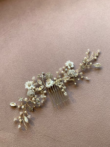 Dainty Crystal Rose and Pearl Comb