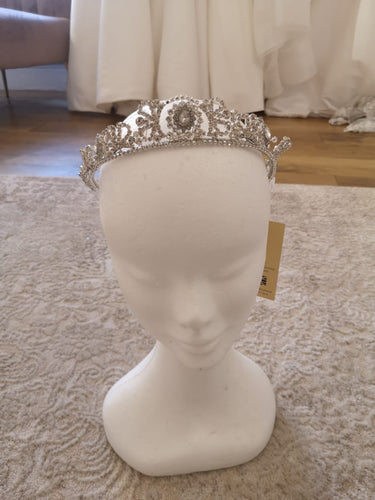 Regal Crystal Tiara