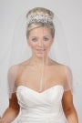 Load image into Gallery viewer, Scalloped edge, pearl and diamante veil